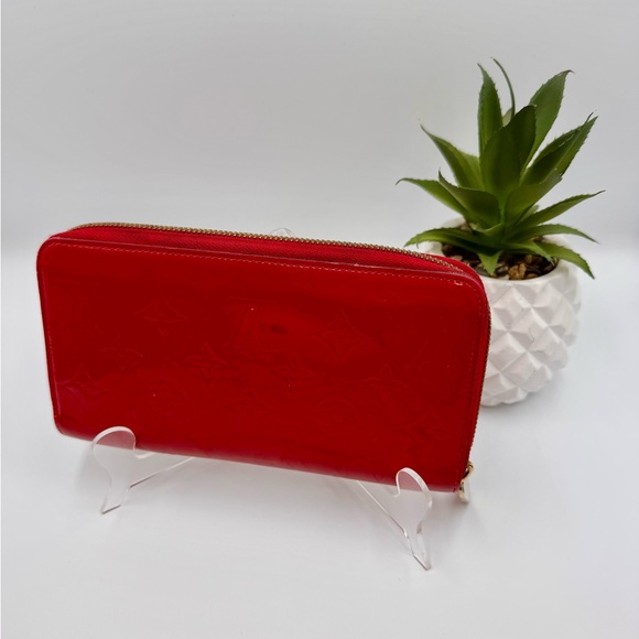 Louis Vuitton Red Vernis Zip Around Wallet #525 - Picture 1 of 8